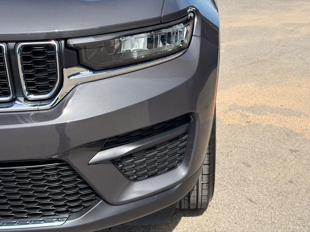 2026 Jeep Grand Cherokee GRAND CHEROKEE LAREDO X 4X4