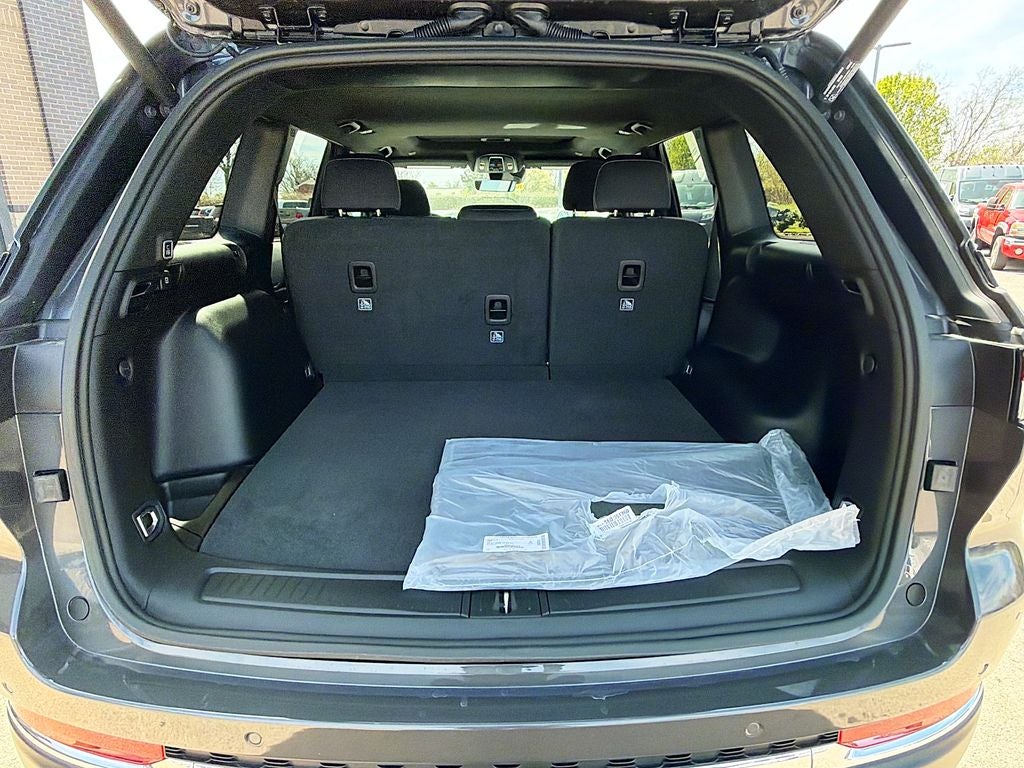 2026 Jeep Grand Cherokee GRAND CHEROKEE LAREDO X 4X4
