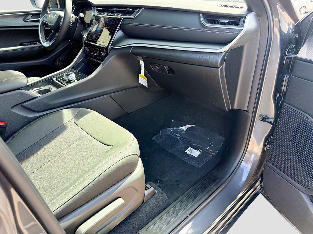 2026 Jeep Grand Cherokee GRAND CHEROKEE LAREDO X 4X4