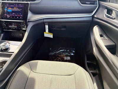 2026 Jeep Grand Cherokee GRAND CHEROKEE LAREDO X 4X4