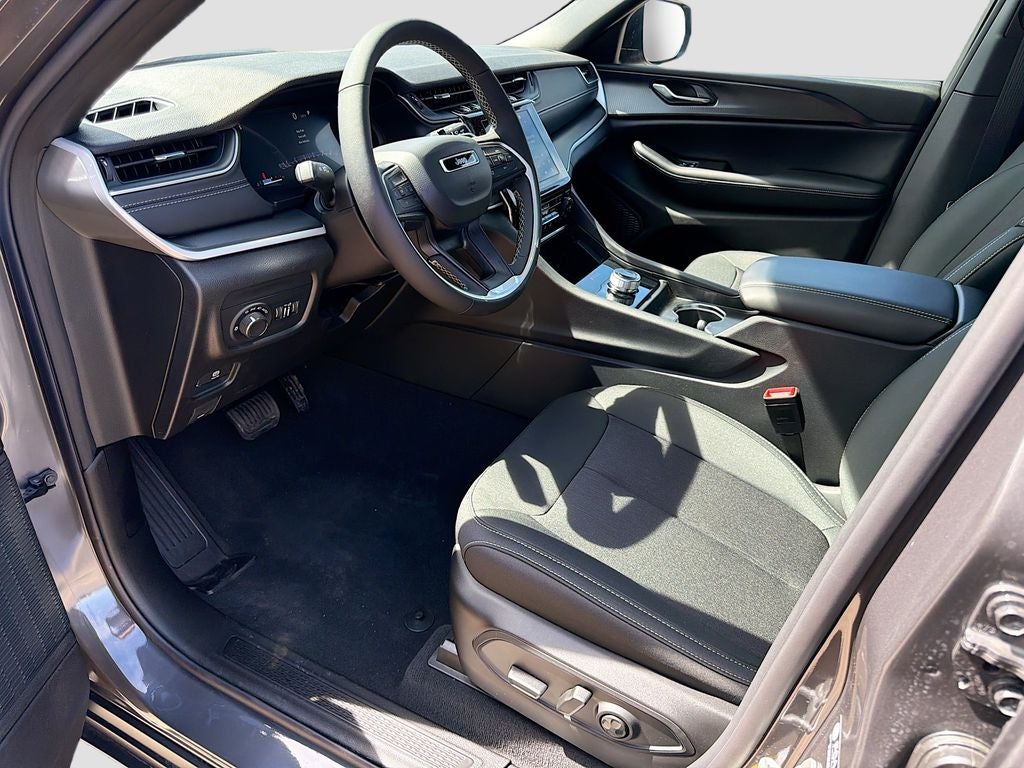 2026 Jeep Grand Cherokee GRAND CHEROKEE LAREDO X 4X4
