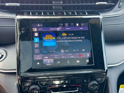 2026 Jeep Grand Cherokee GRAND CHEROKEE LAREDO X 4X4