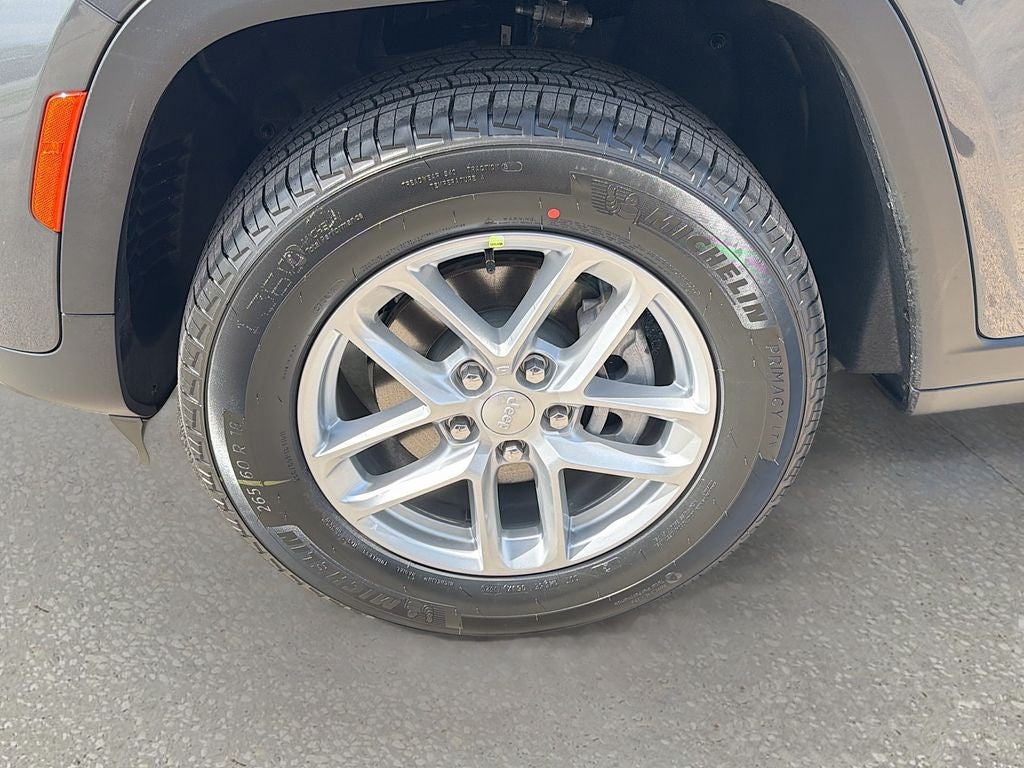 2026 Jeep Grand Cherokee GRAND CHEROKEE LAREDO X 4X4