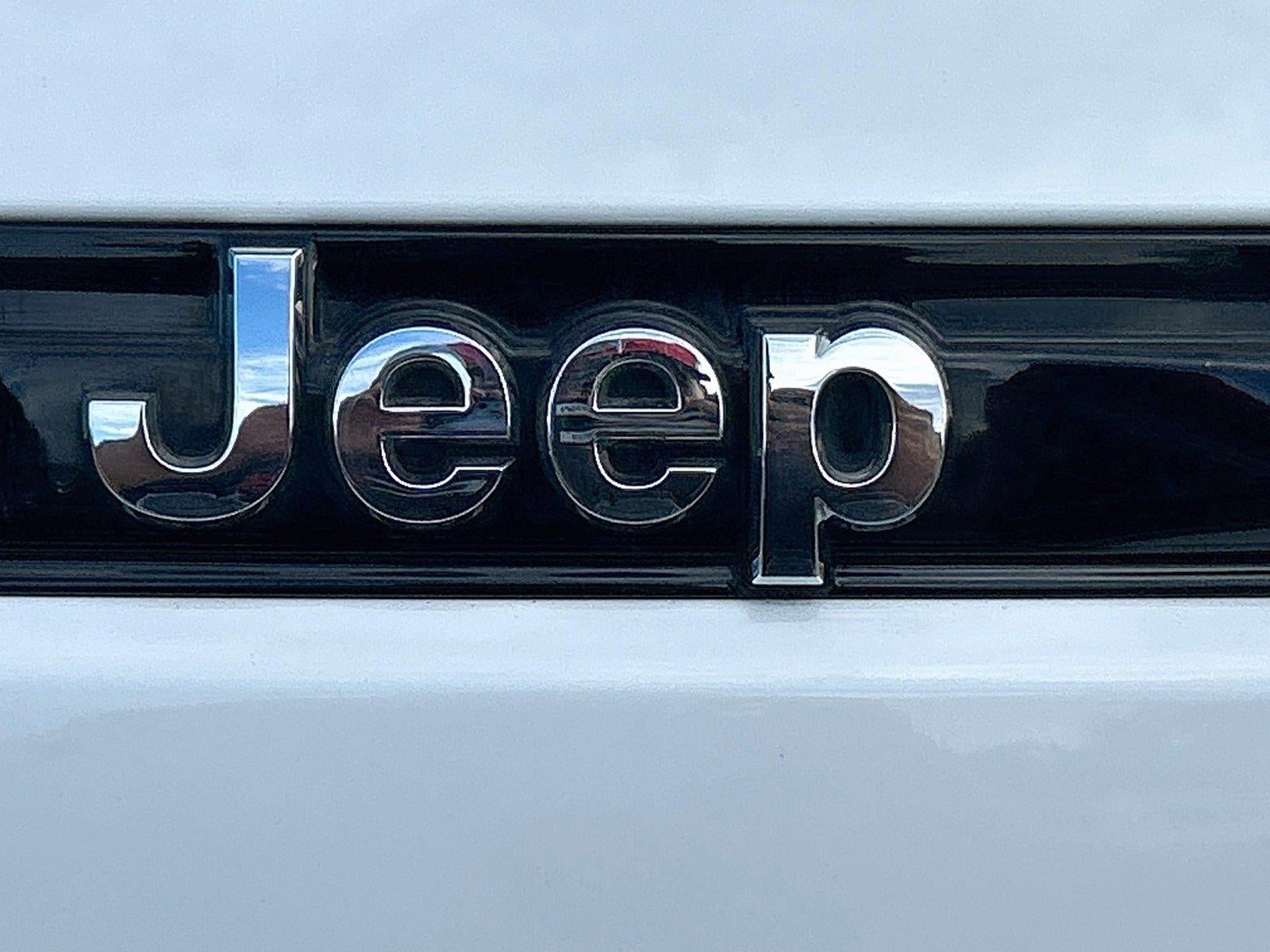 2023 Jeep Grand Cherokee Laredo 4x4