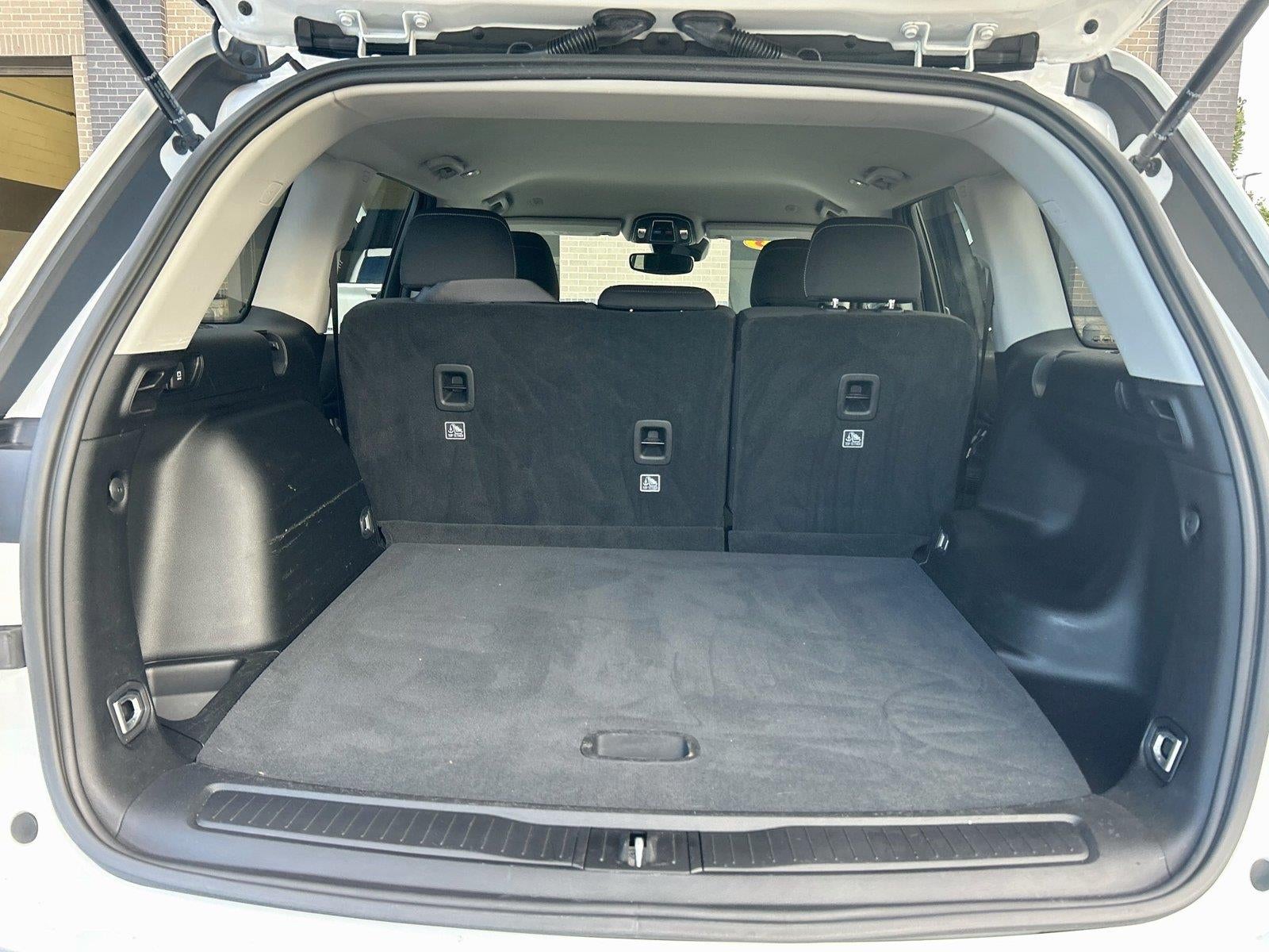 2023 Jeep Grand Cherokee Laredo 4x4