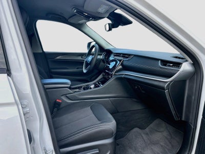 2023 Jeep Grand Cherokee Laredo 4x4
