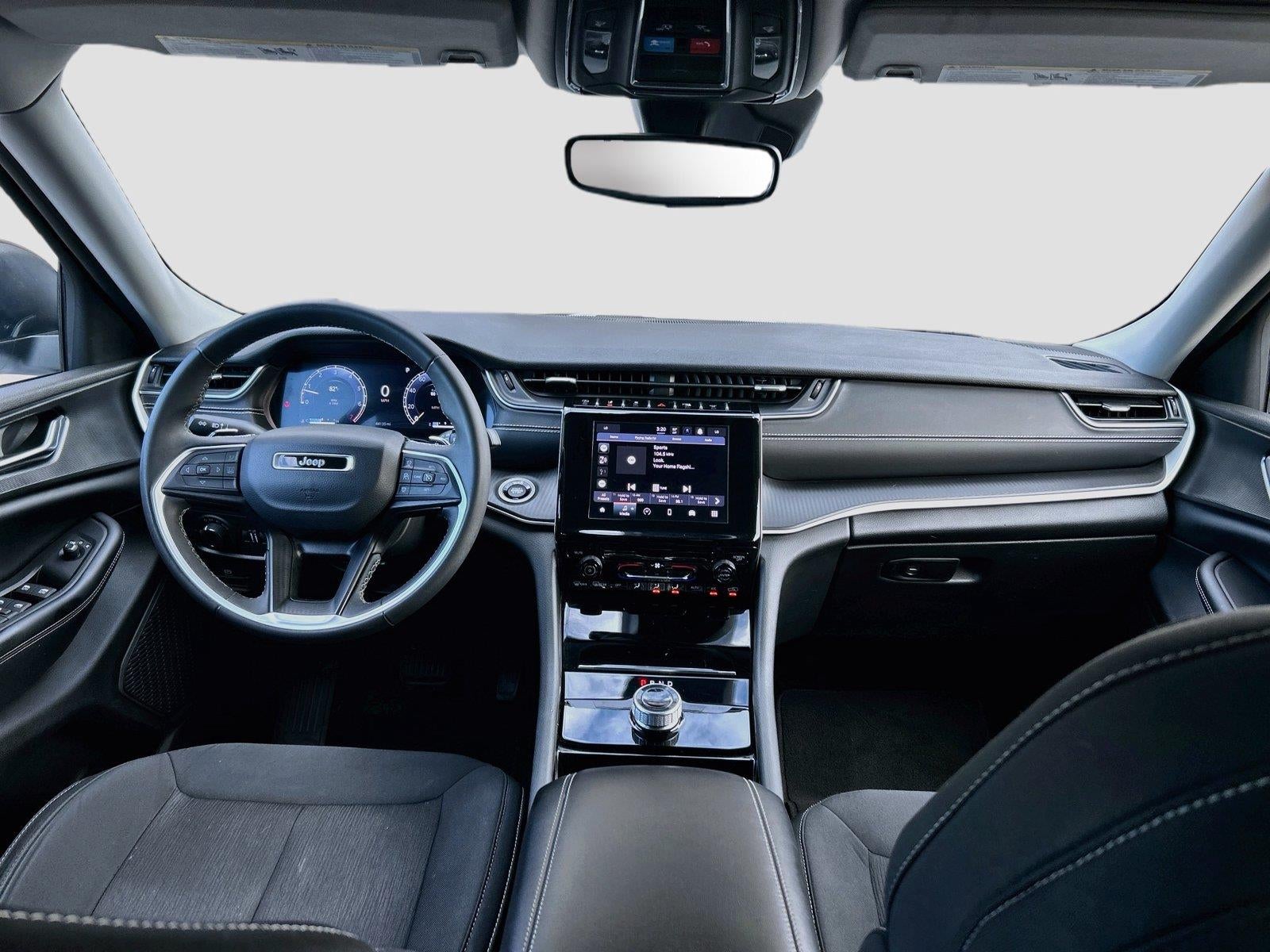 2023 Jeep Grand Cherokee Laredo 4x4