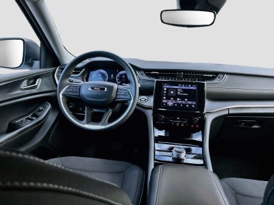 2023 Jeep Grand Cherokee Laredo 4x4
