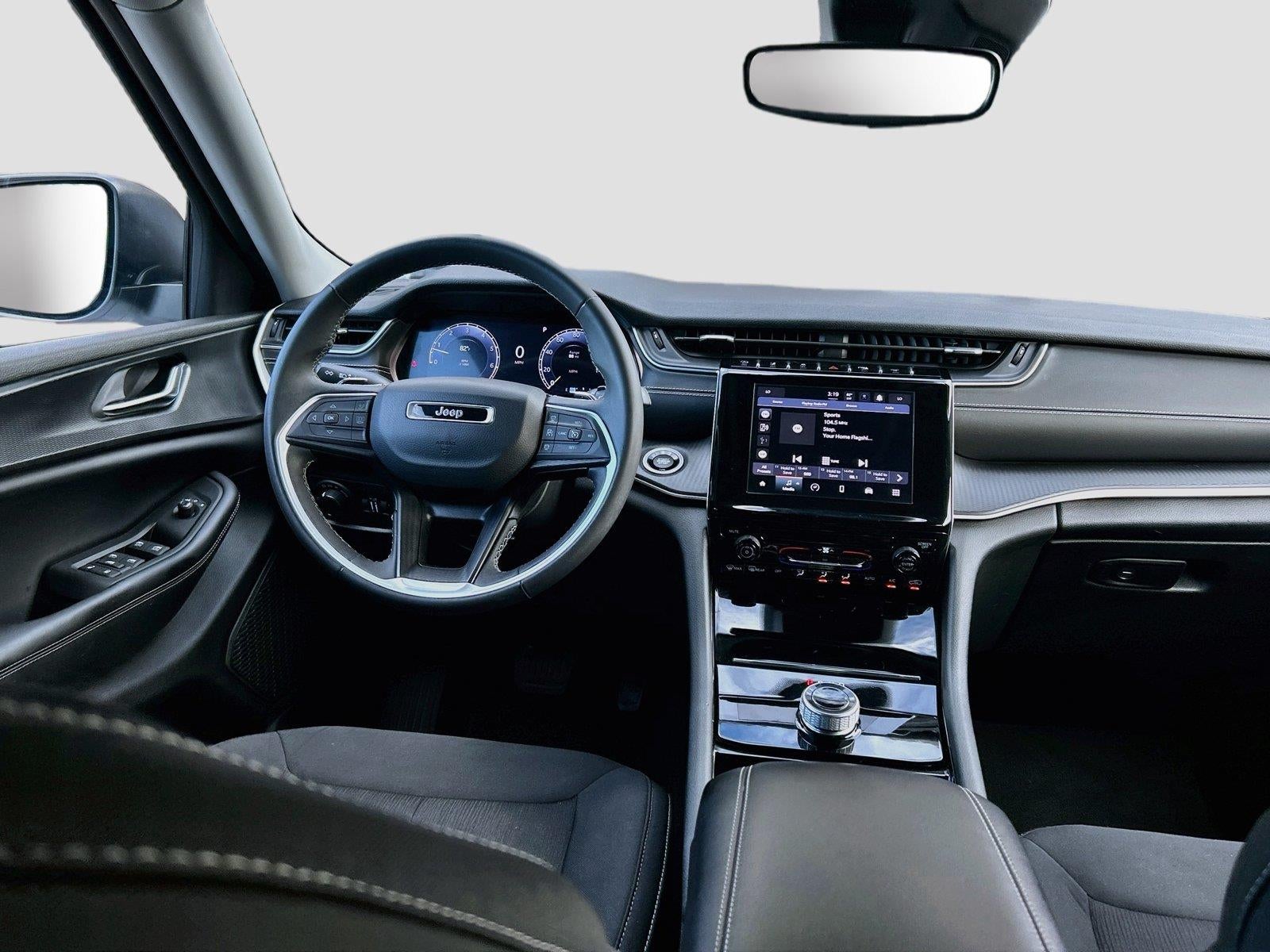 2023 Jeep Grand Cherokee Laredo 4x4