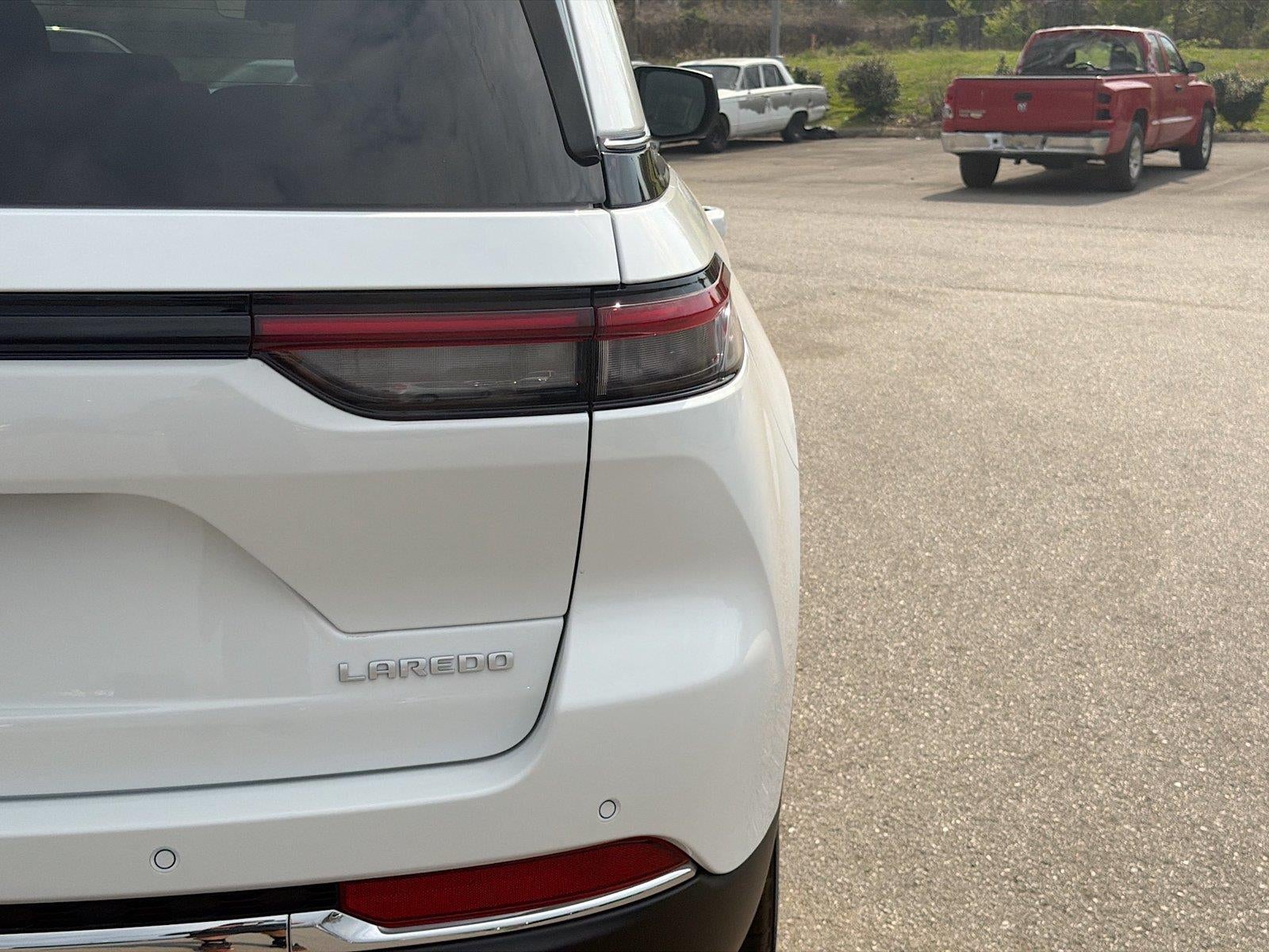 2026 Jeep Grand Cherokee GRAND CHEROKEE LAREDO X 4X4