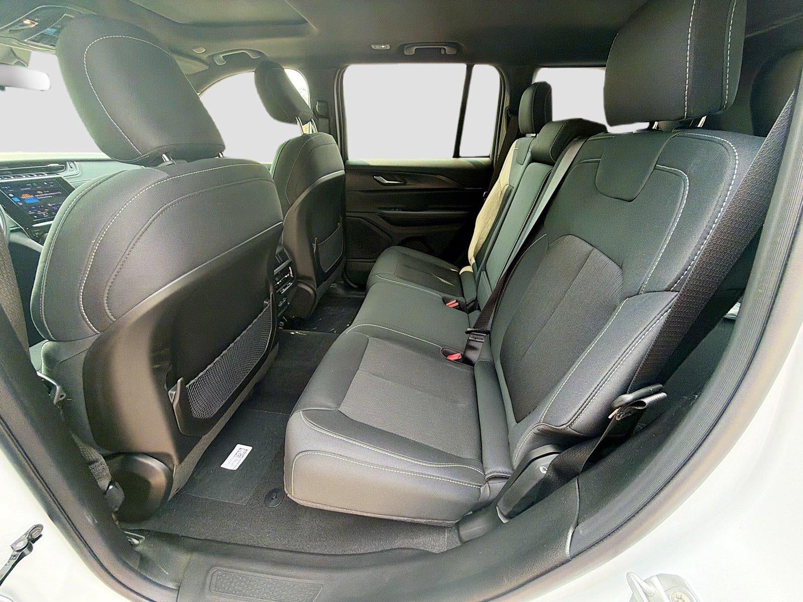 2026 Jeep Grand Cherokee GRAND CHEROKEE LAREDO X 4X4