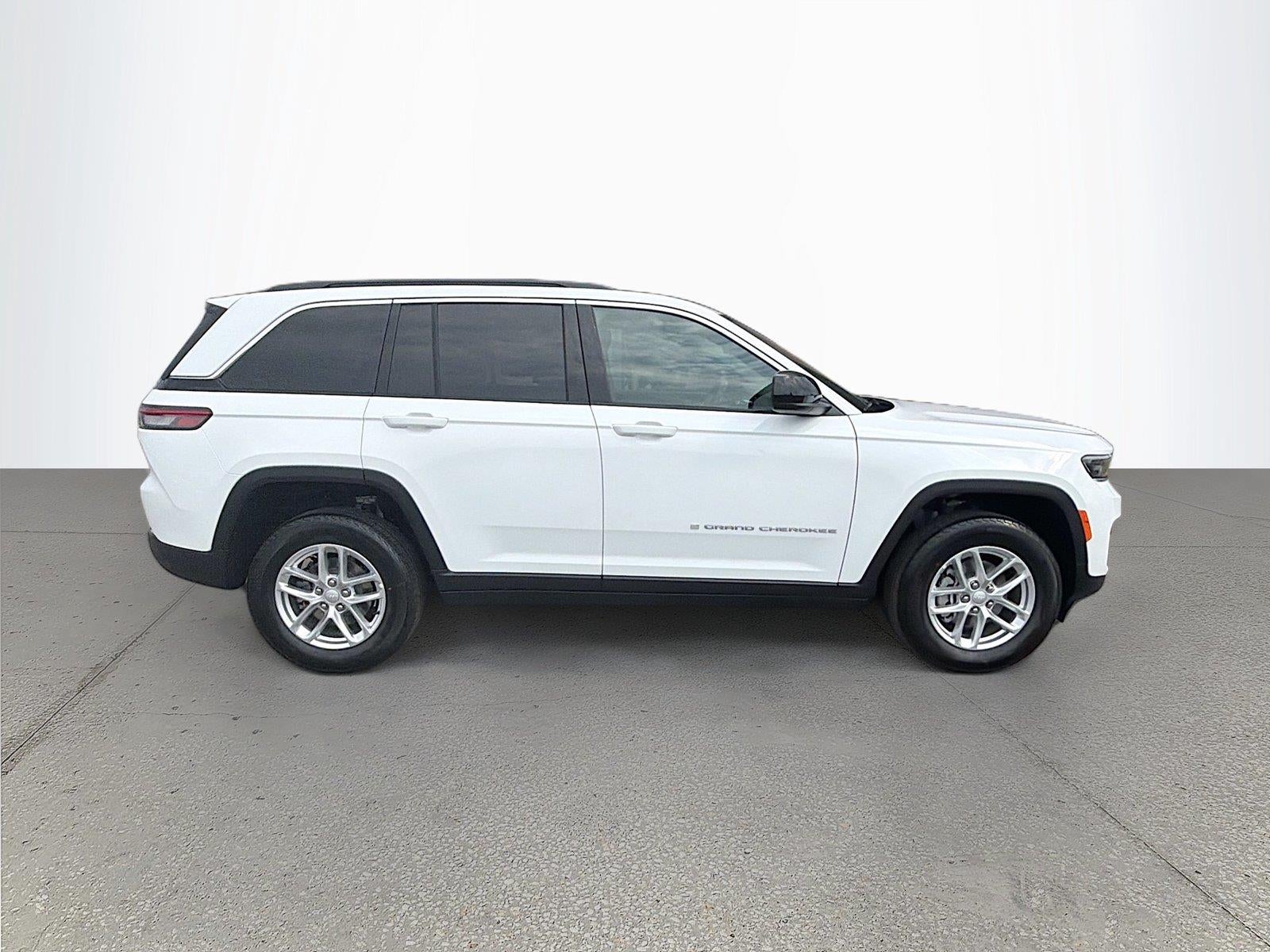 2026 Jeep Grand Cherokee GRAND CHEROKEE LAREDO X 4X4