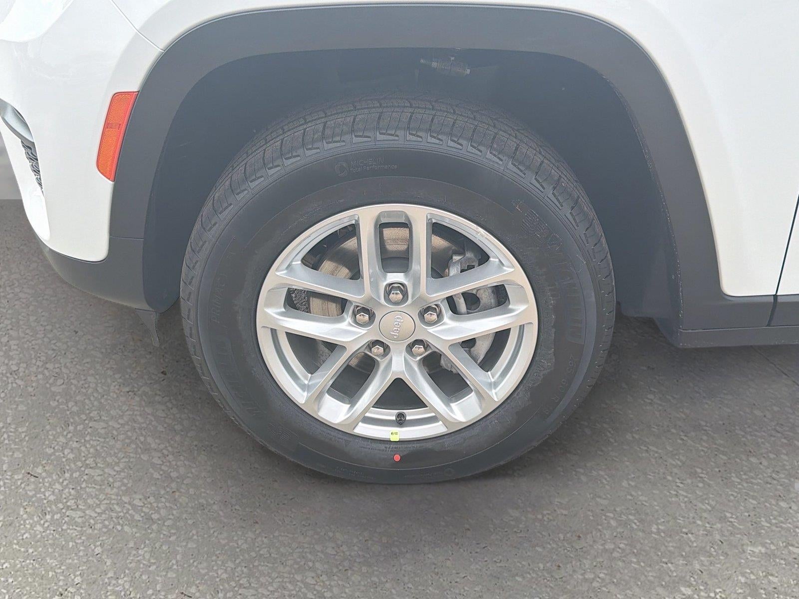 2026 Jeep Grand Cherokee GRAND CHEROKEE LAREDO X 4X4