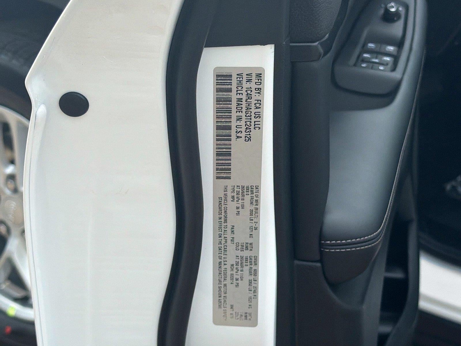 2026 Jeep Grand Cherokee GRAND CHEROKEE LAREDO X 4X4