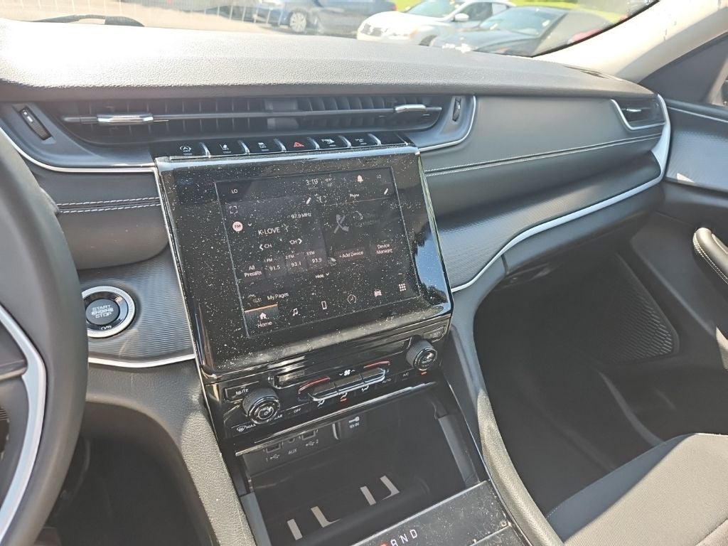 2023 Jeep Grand Cherokee Laredo 4x4