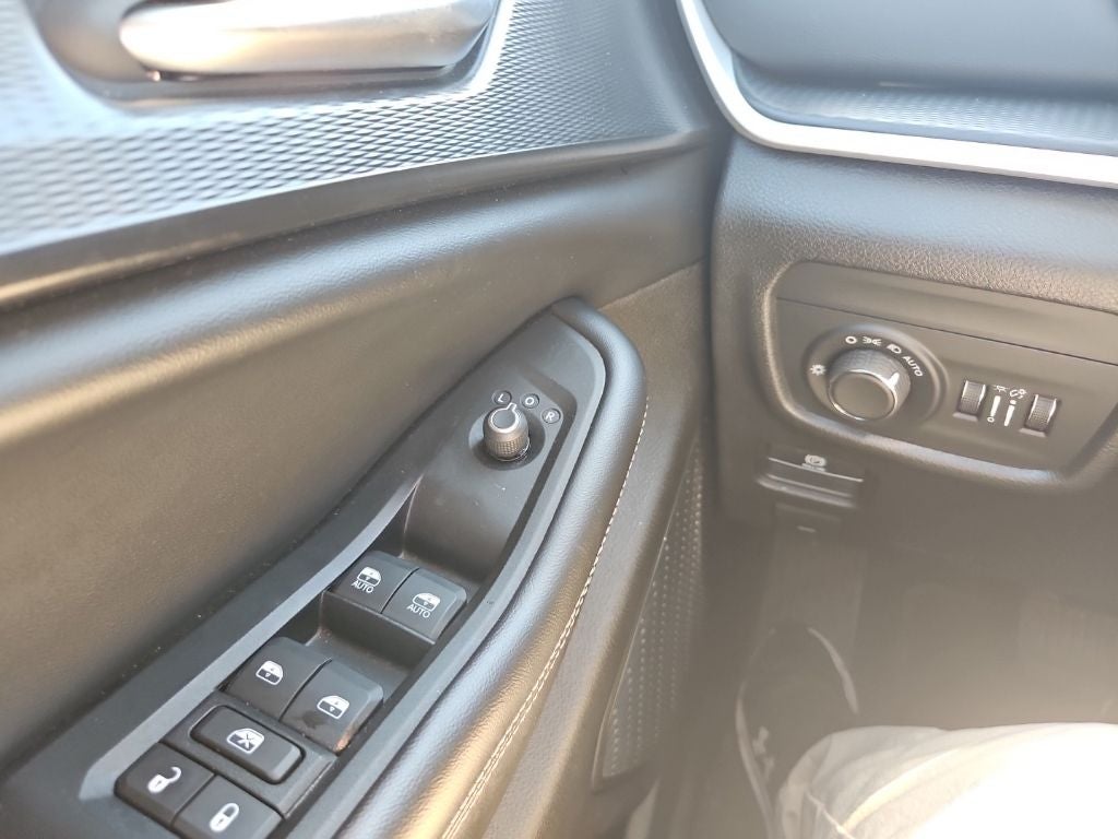 2023 Jeep Grand Cherokee Laredo 4x4