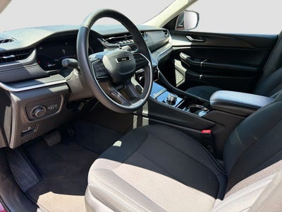 2023 Jeep Grand Cherokee Laredo 4x4