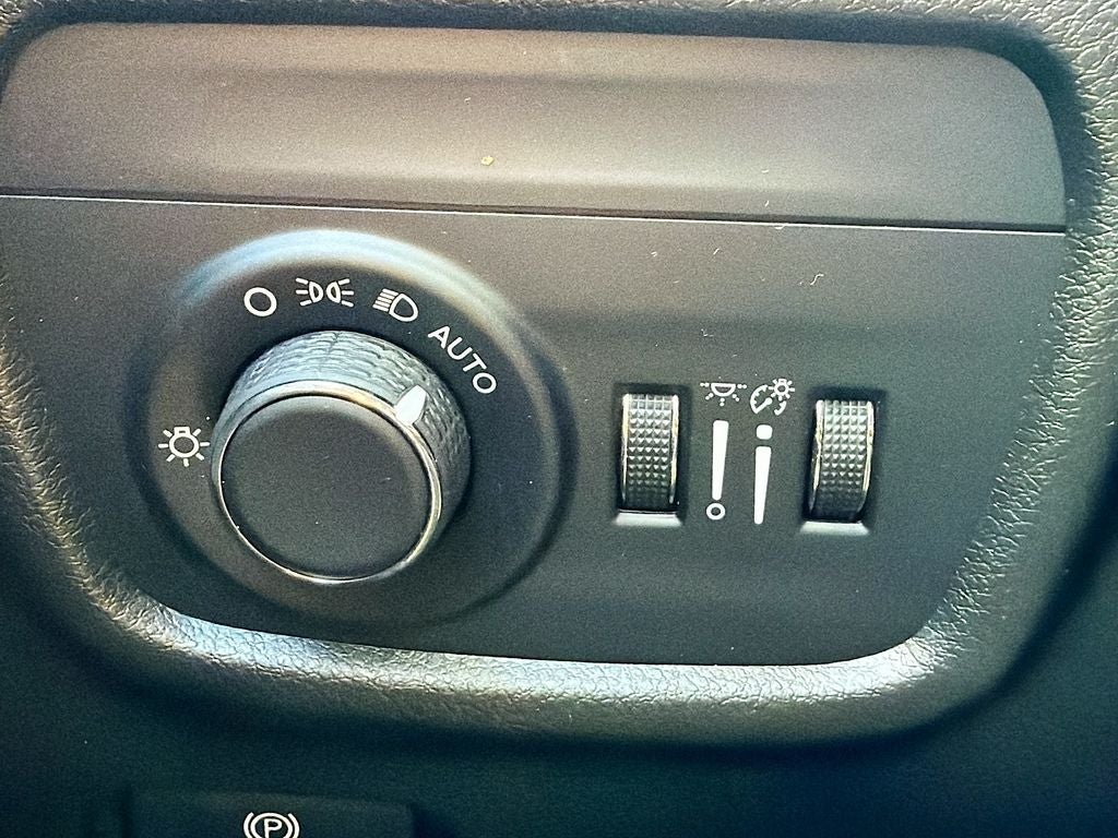 2023 Jeep Grand Cherokee Laredo 4x4