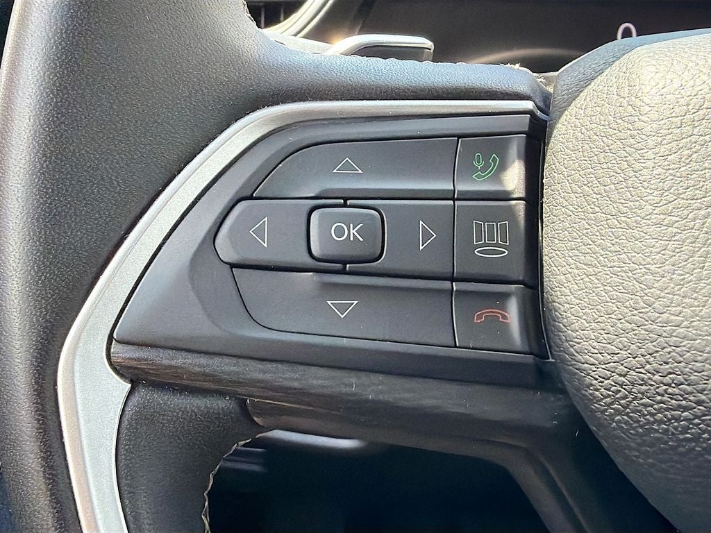 2023 Jeep Grand Cherokee Laredo 4x4