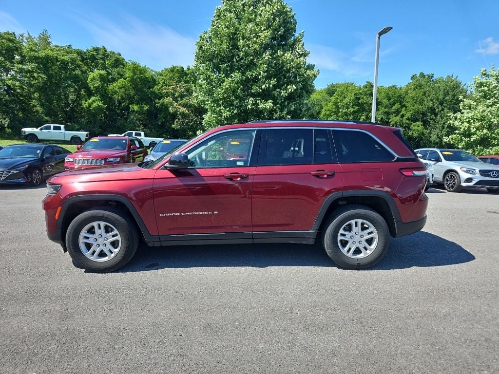 2023 Jeep Grand Cherokee Laredo 4x4