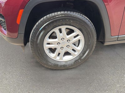 2023 Jeep Grand Cherokee Laredo 4x4