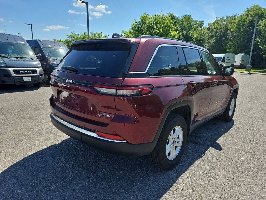 2023 Jeep Grand Cherokee Laredo 4x4