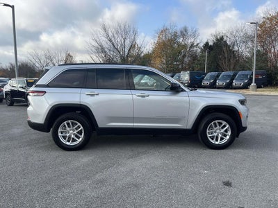 2025 Jeep Grand Cherokee GRAND CHEROKEE LAREDO X 4X4