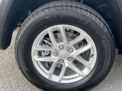 2025 Jeep Grand Cherokee GRAND CHEROKEE LAREDO X 4X4