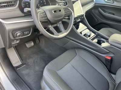 2025 Jeep Grand Cherokee GRAND CHEROKEE LAREDO X 4X4