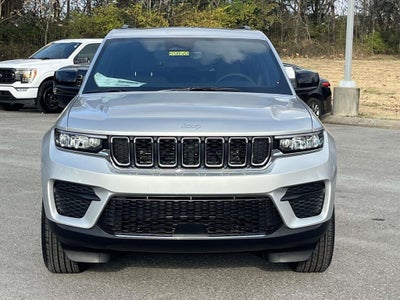 2025 Jeep Grand Cherokee GRAND CHEROKEE LAREDO X 4X4