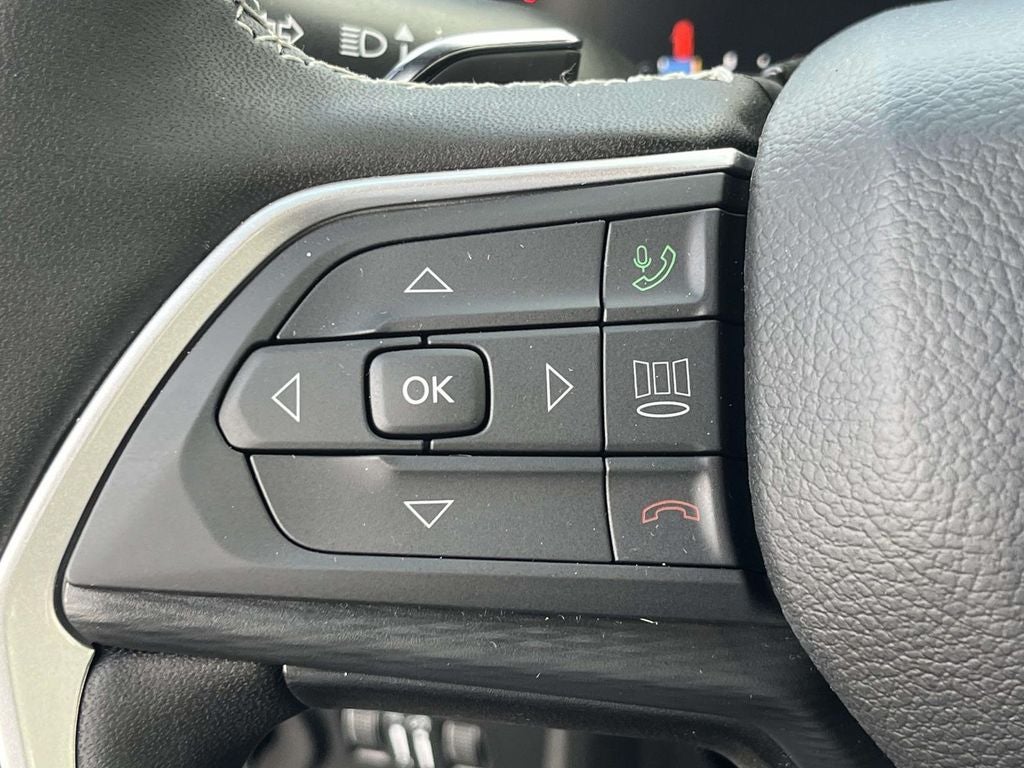 2025 Jeep Grand Cherokee GRAND CHEROKEE LAREDO X 4X4