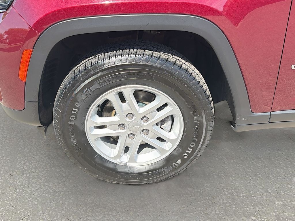 2024 Jeep Grand Cherokee Laredo 4x4