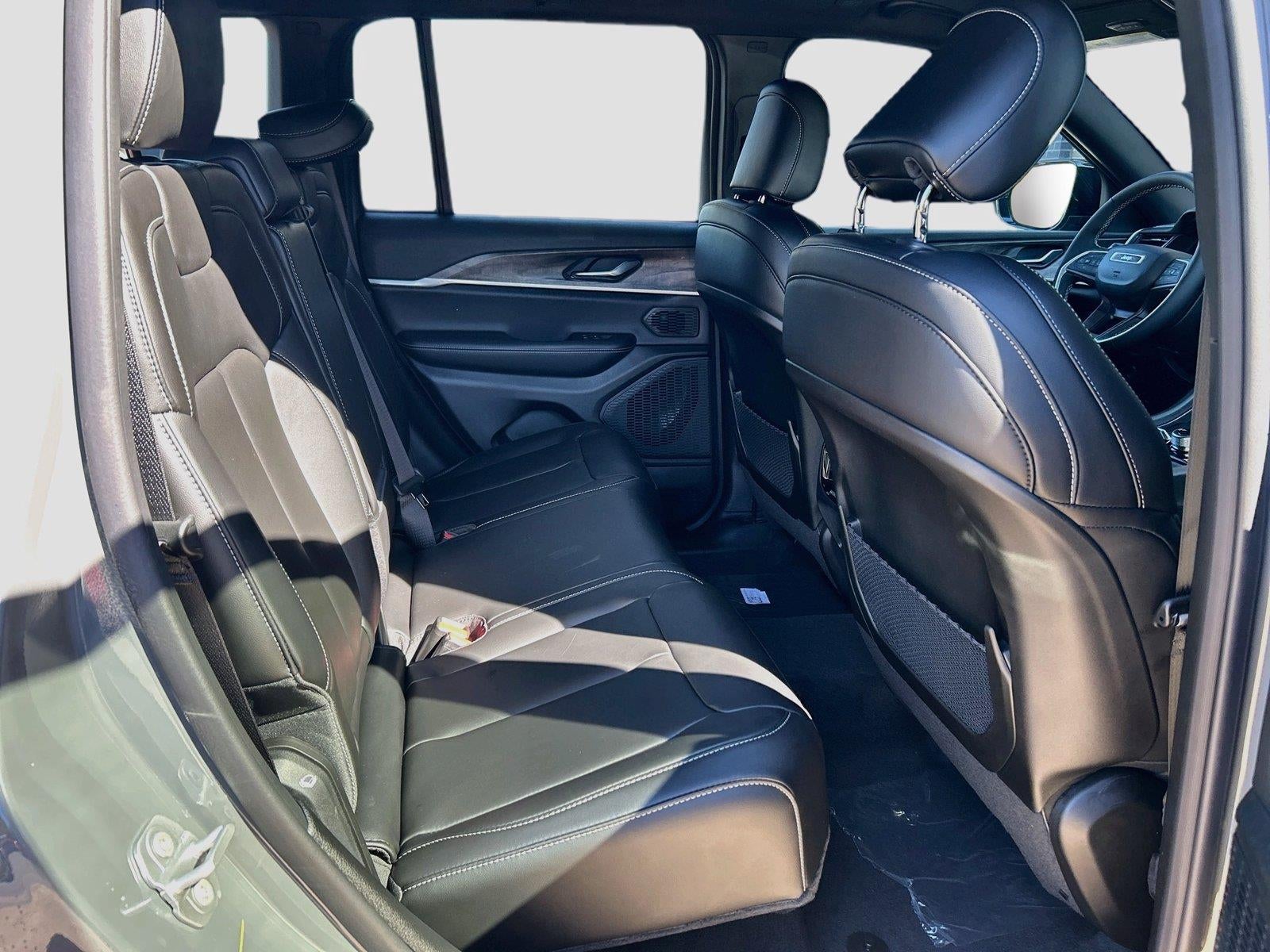 2027 Jeep Grand Cherokee GRAND CHEROKEE LIMITED 4X4