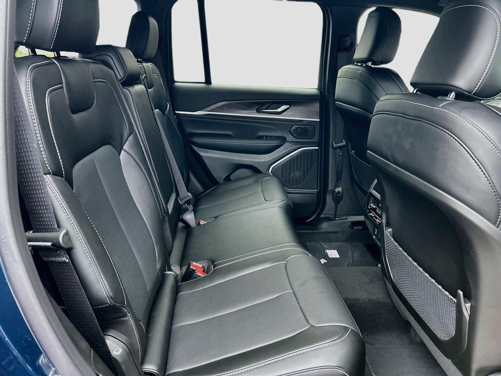 2027 Jeep Grand Cherokee GRAND CHEROKEE LIMITED RESERVE 4X4