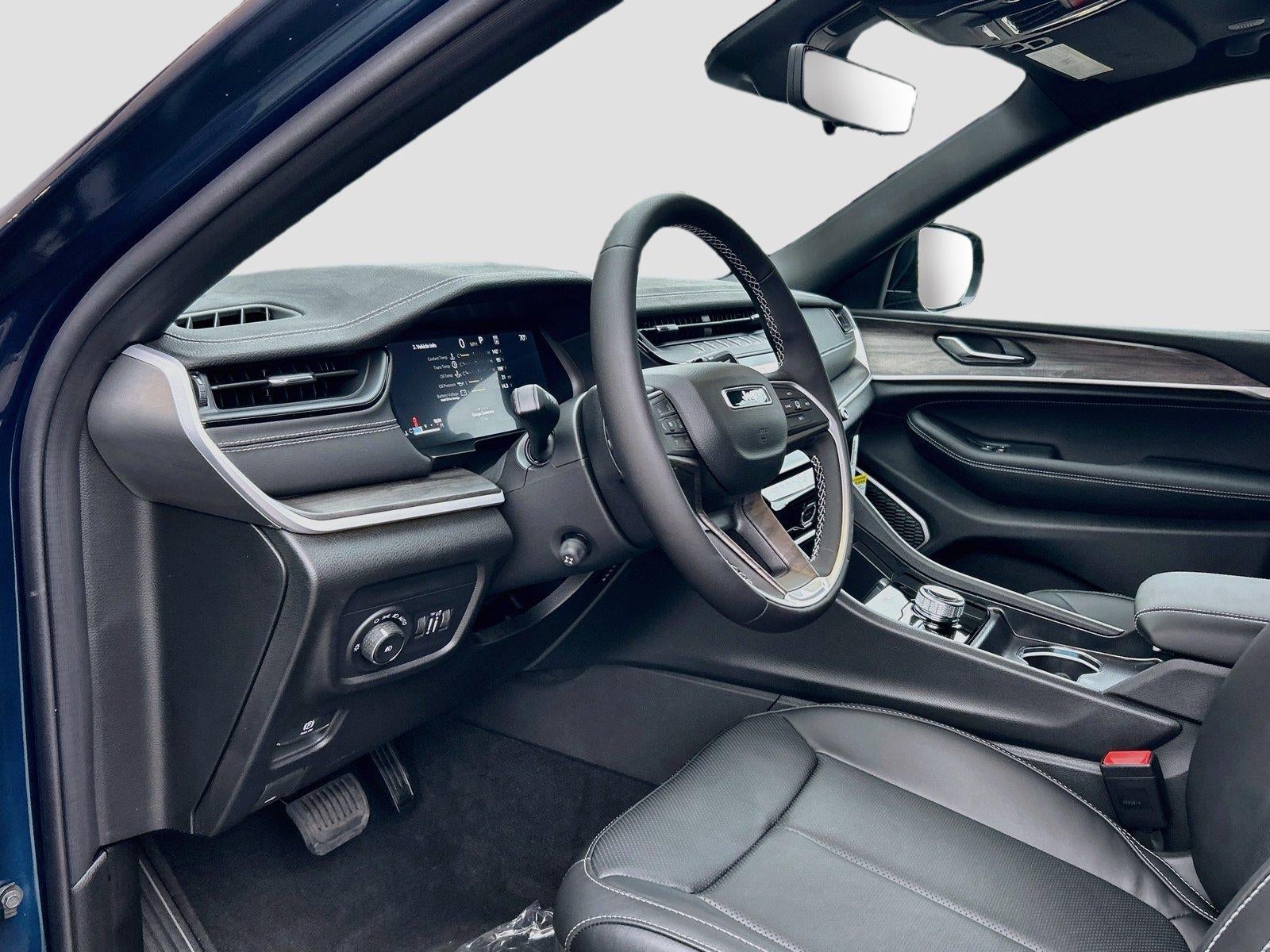 2027 Jeep Grand Cherokee GRAND CHEROKEE LIMITED RESERVE 4X4
