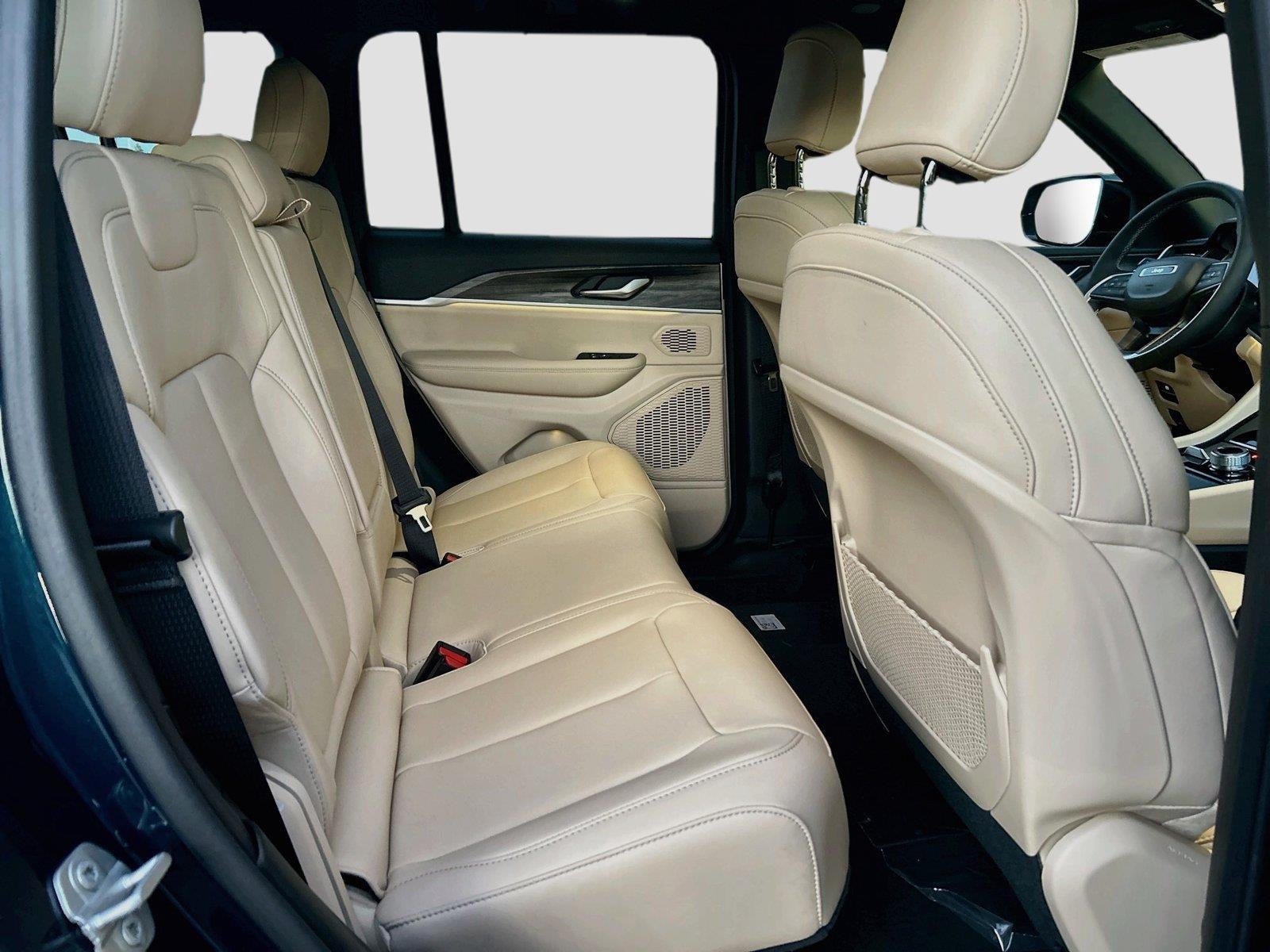 2027 Jeep Grand Cherokee GRAND CHEROKEE LIMITED 4X4