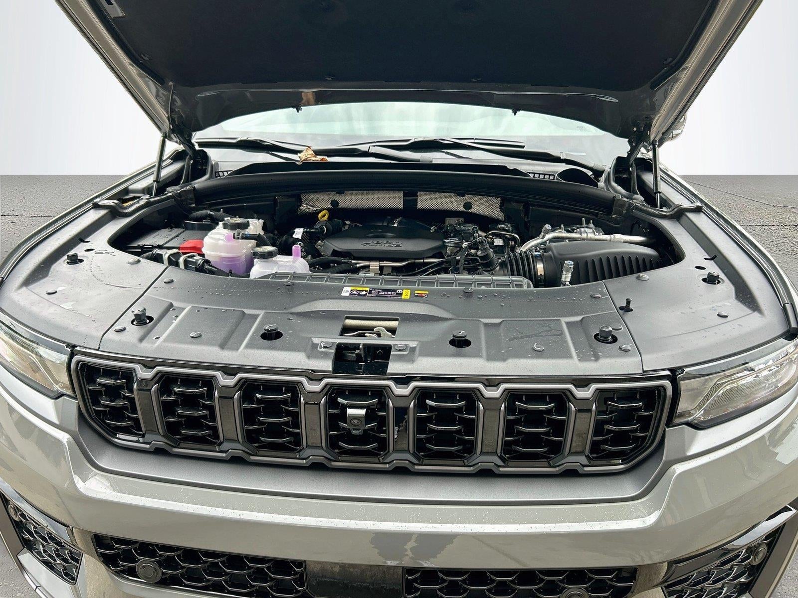 2027 Jeep Grand Cherokee GRAND CHEROKEE LIMITED RESERVE 4X4