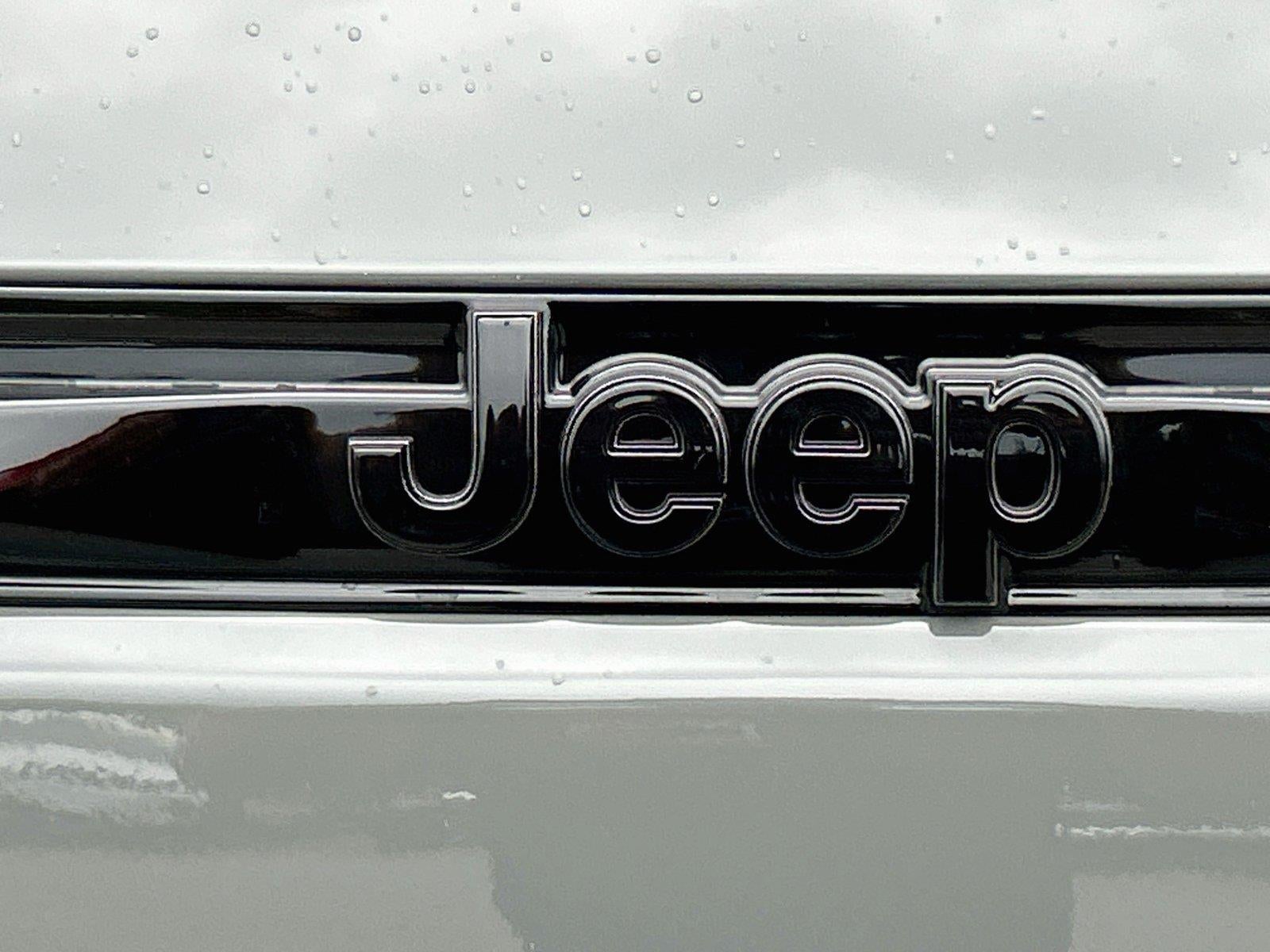 2027 Jeep Grand Cherokee GRAND CHEROKEE LIMITED RESERVE 4X4
