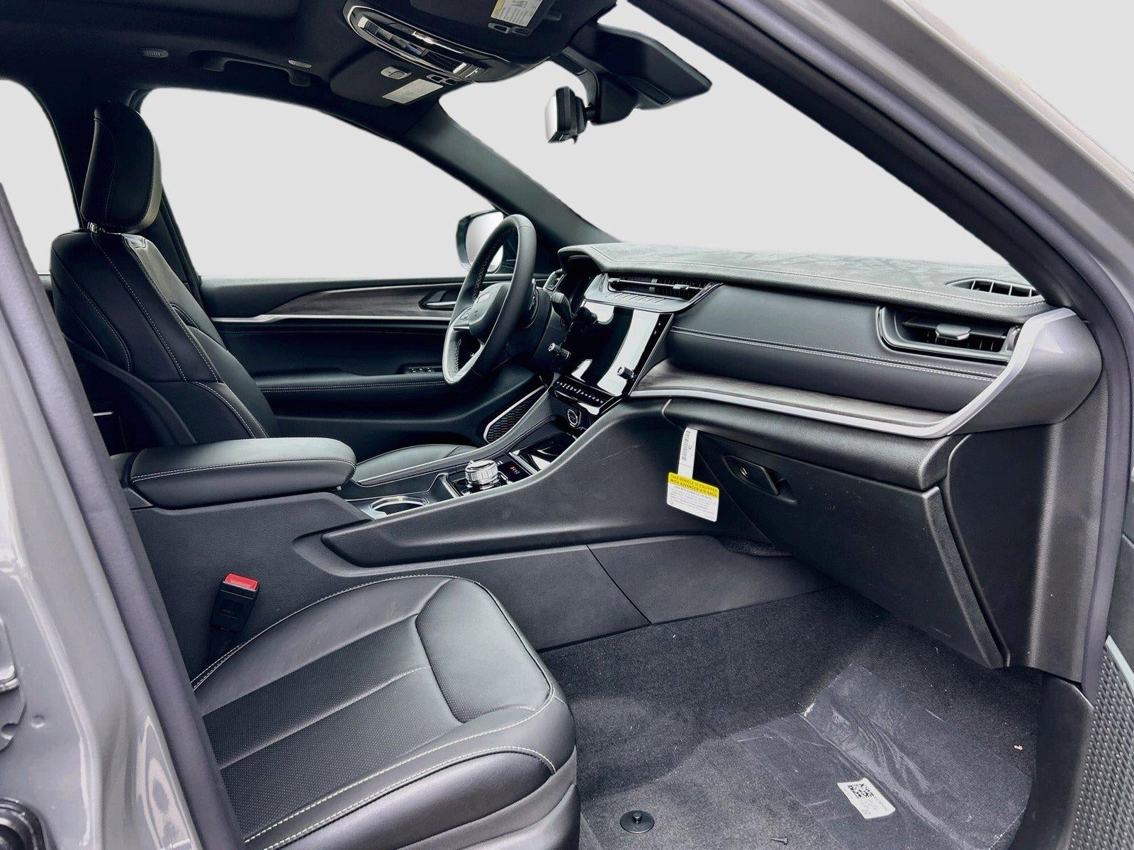 2027 Jeep Grand Cherokee GRAND CHEROKEE LIMITED RESERVE 4X4