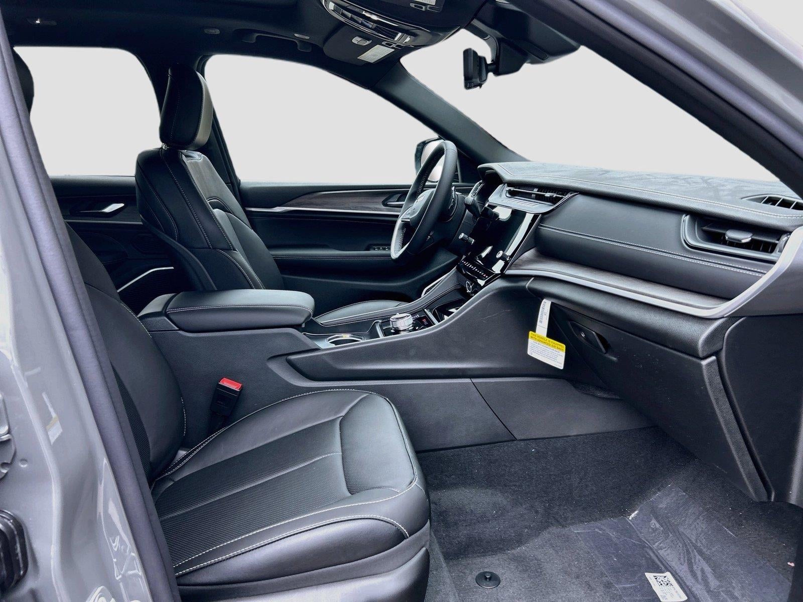 2027 Jeep Grand Cherokee GRAND CHEROKEE LIMITED RESERVE 4X4