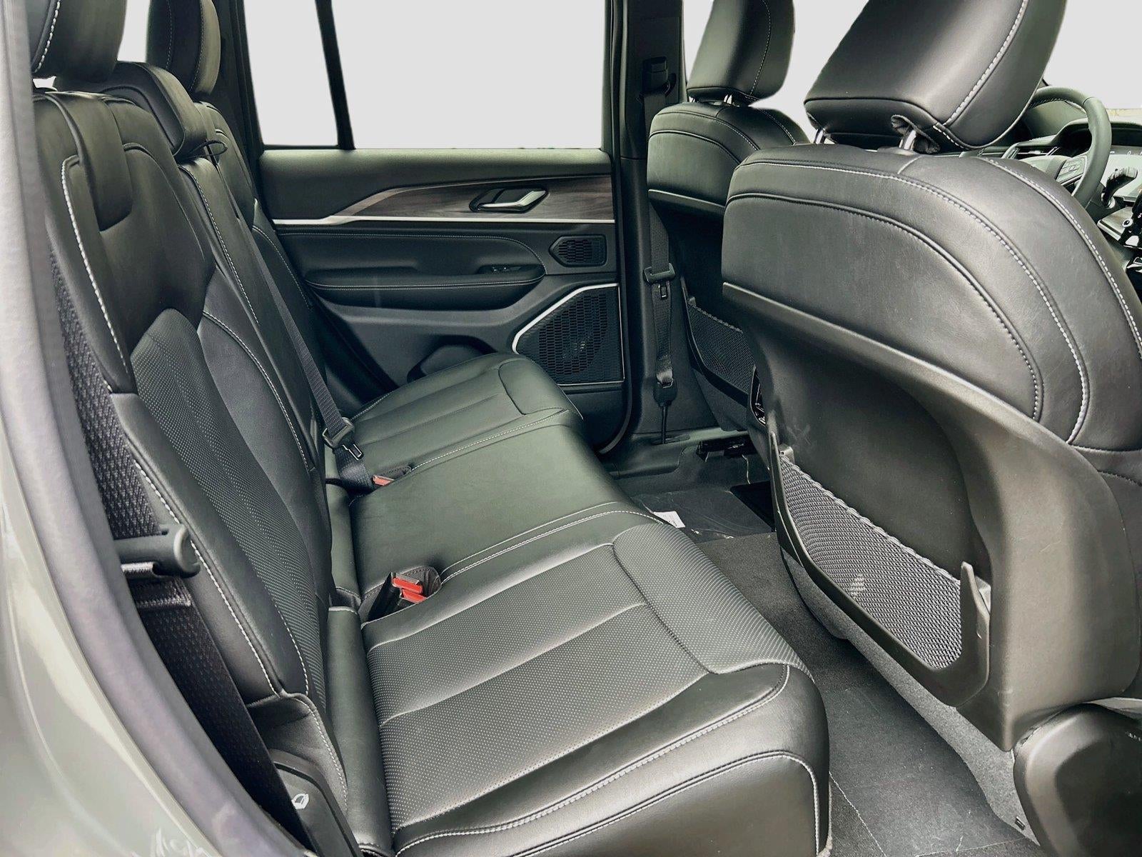 2027 Jeep Grand Cherokee GRAND CHEROKEE LIMITED RESERVE 4X4