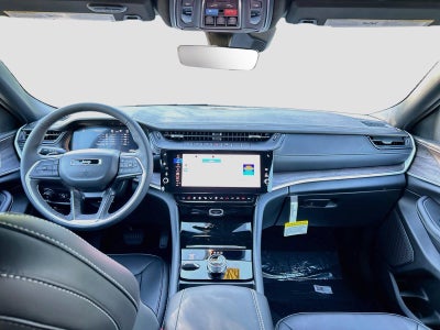 2027 Jeep Grand Cherokee GRAND CHEROKEE LIMITED 4X4