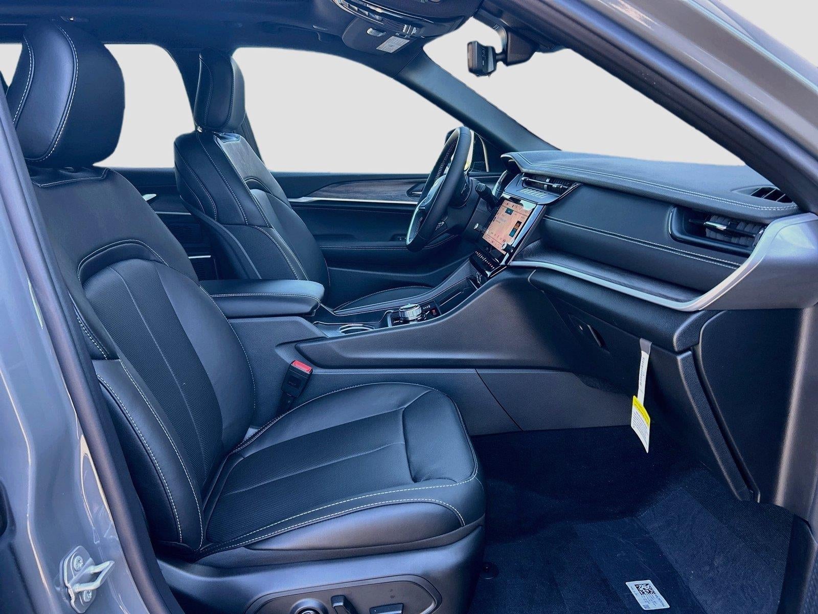 2027 Jeep Grand Cherokee GRAND CHEROKEE LIMITED RESERVE 4X4