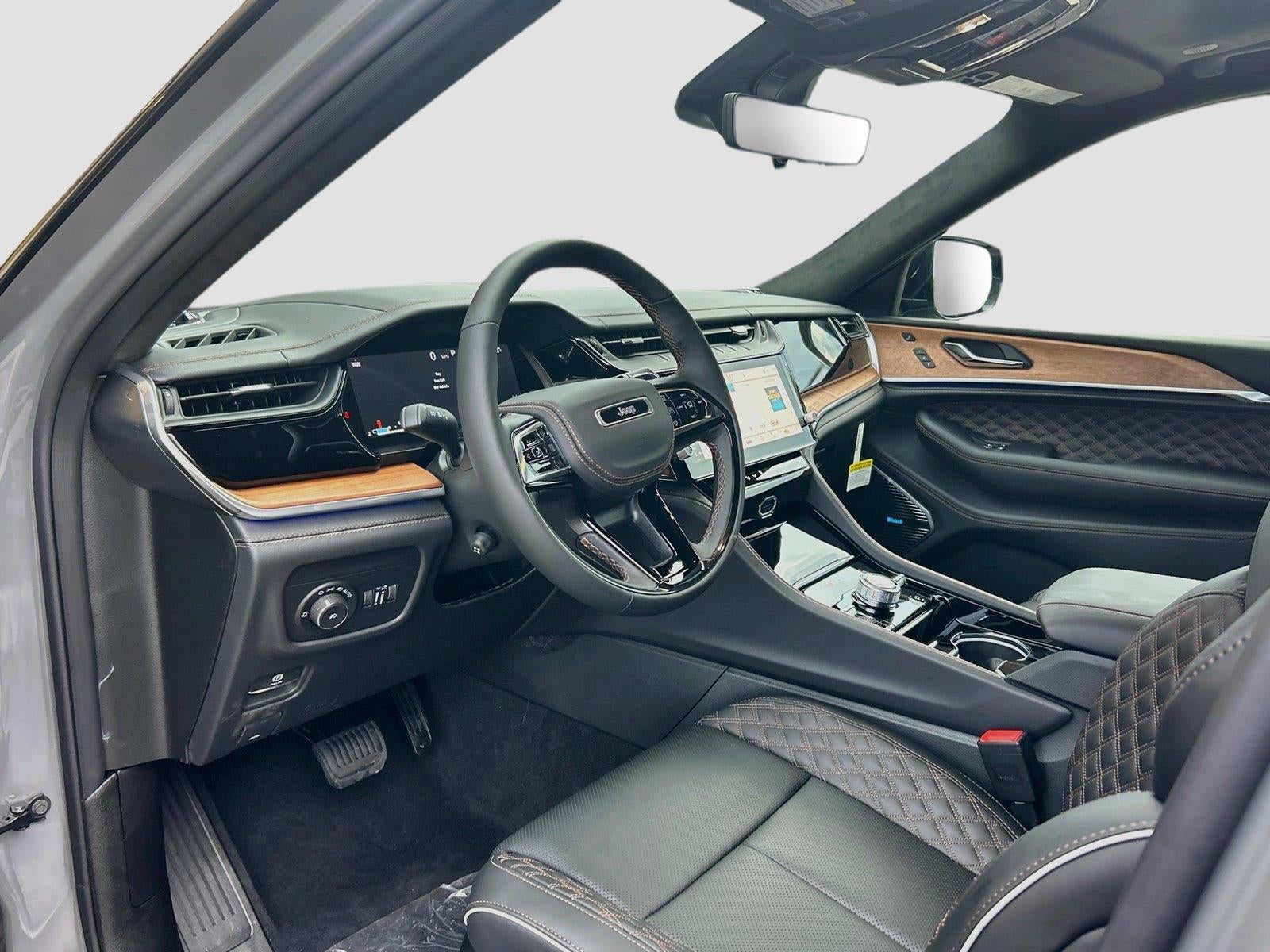 2027 Jeep Grand Cherokee GRAND CHEROKEE SUMMIT 4X4