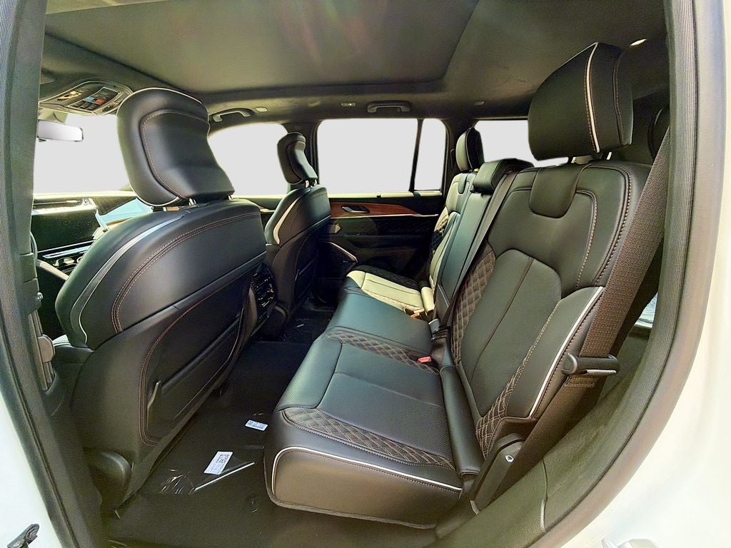 2026 Jeep Grand Cherokee GRAND CHEROKEE SUMMIT 4X4
