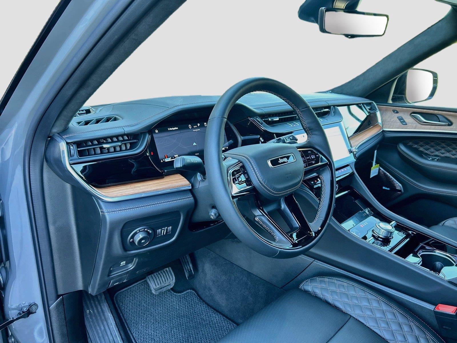 2027 Jeep Grand Cherokee GRAND CHEROKEE SUMMIT 4X4