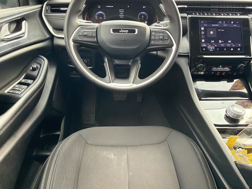 2023 Jeep Grand Cherokee L Laredo 4x2