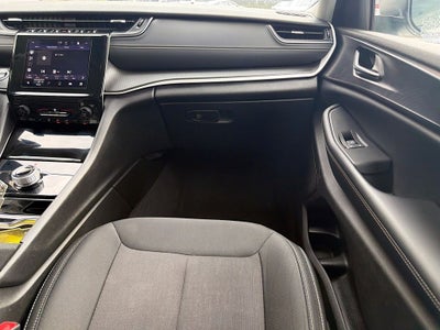 2023 Jeep Grand Cherokee L Laredo 4x2