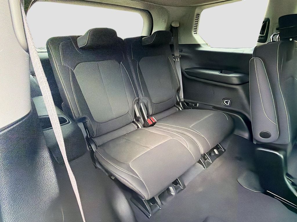 2023 Jeep Grand Cherokee L Laredo 4x2