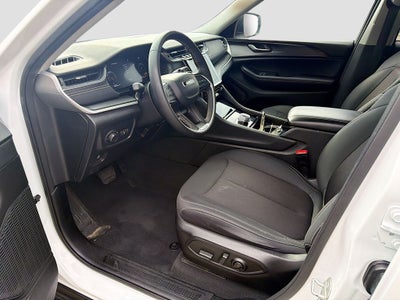 2023 Jeep Grand Cherokee L Laredo 4x2